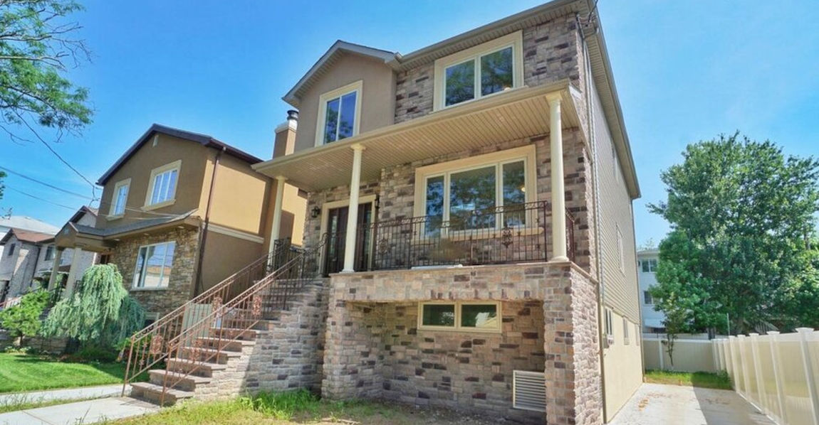 How Much Will my Roof and Siding Replacement Cost? | B&B